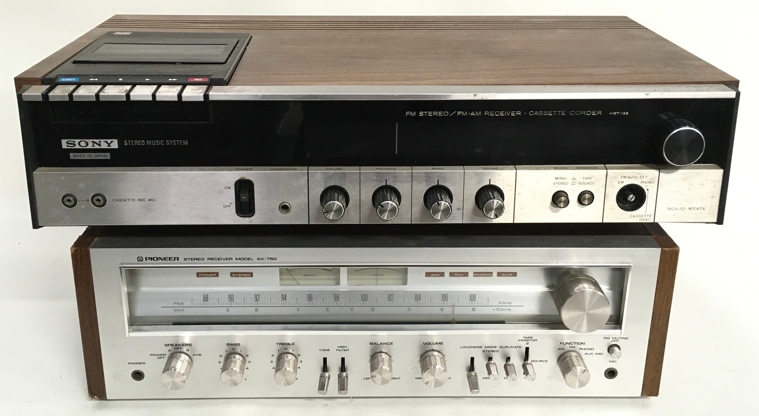 Pioneer stereo receiver, model SX750 complete with Sony FM stereo receiver cassette recorder. (W51)