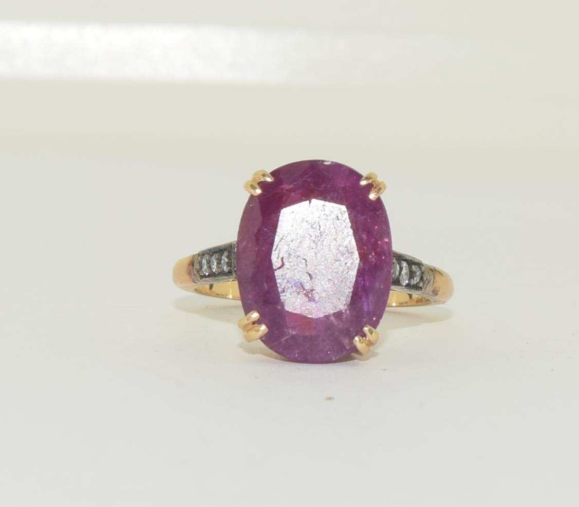 18ct ruby and diamond ring. Size N - Image 5 of 5