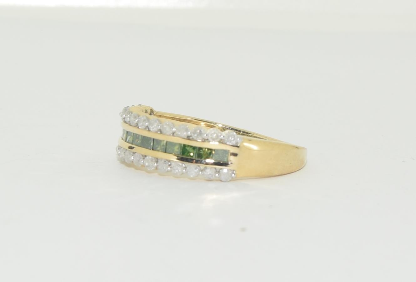 9ct Gold green and white diamond 1/2 eternity ring size Q - Image 4 of 5