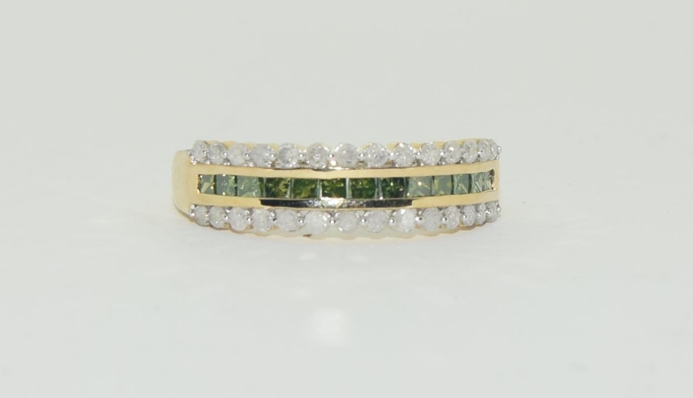 9ct Gold green and white diamond 1/2 eternity ring size Q - Image 5 of 5