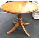 Ducal round pine kitchen table on quadrafoil support and turned center 75x90cm