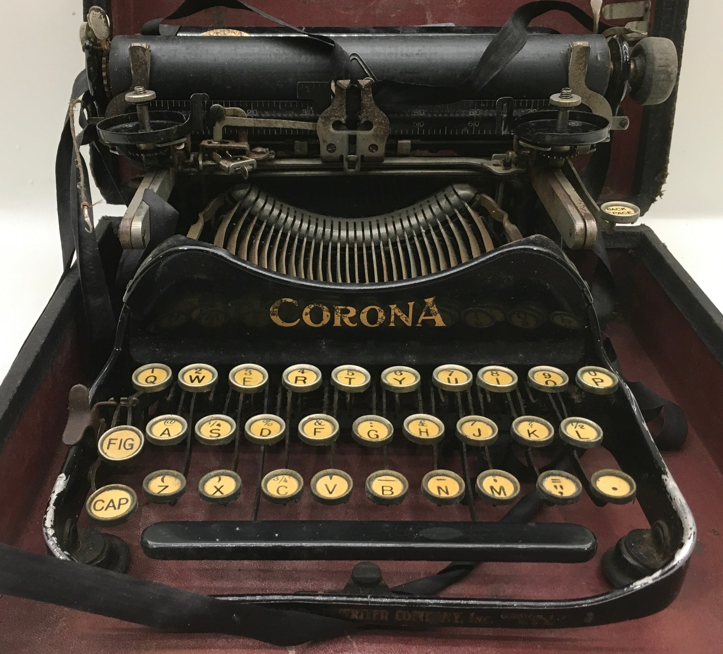 Antique 19th/early 20th century typewriter in case. - Image 2 of 3