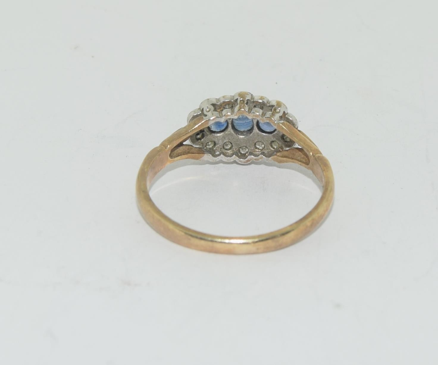 A 9ct gold Antique sapphire and diamond ring, Size P - Image 3 of 5