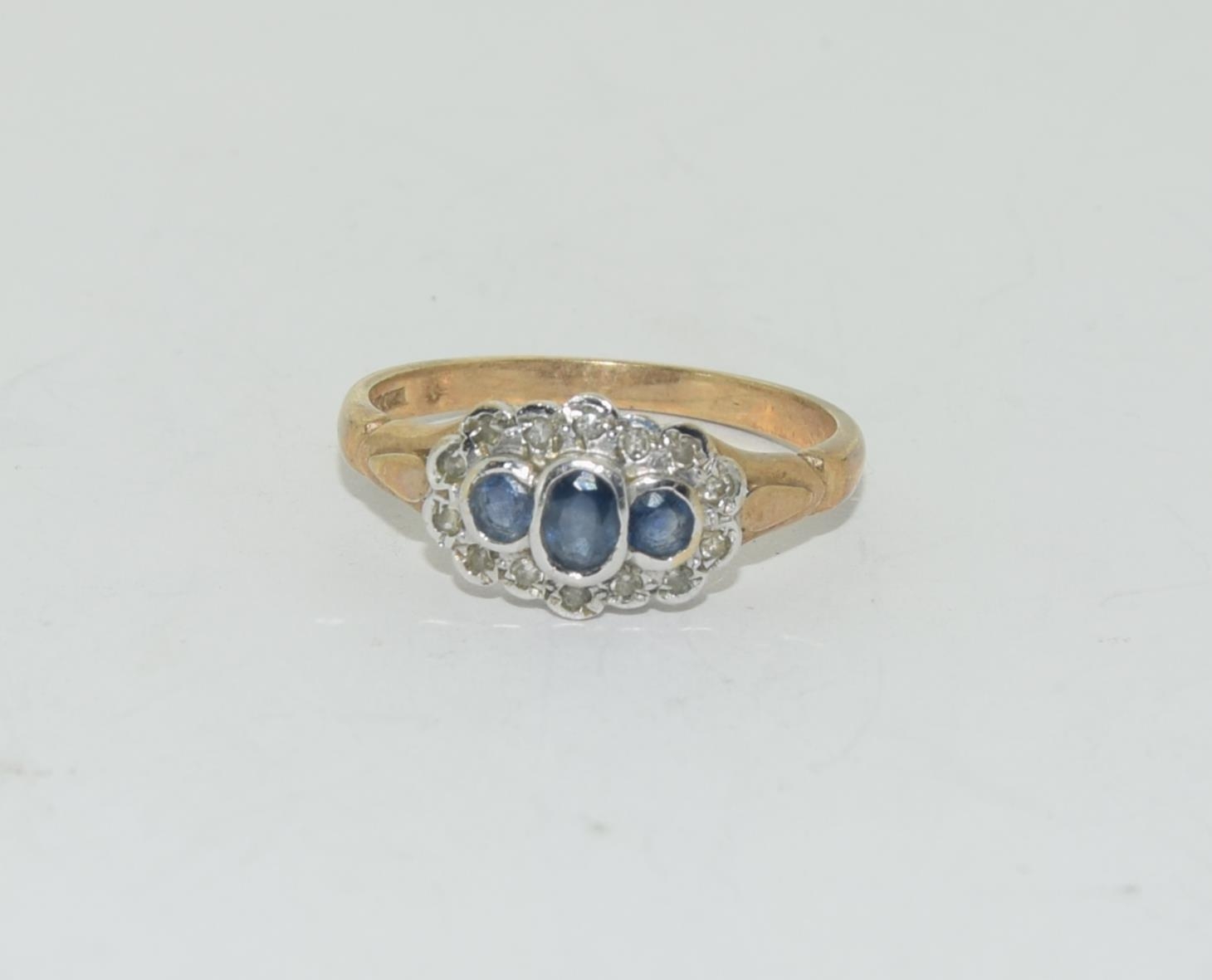 A 9ct gold Antique sapphire and diamond ring, Size P - Image 5 of 5