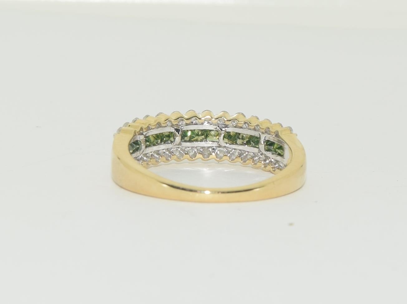 9ct Gold green and white diamond 1/2 eternity ring size Q - Image 3 of 5