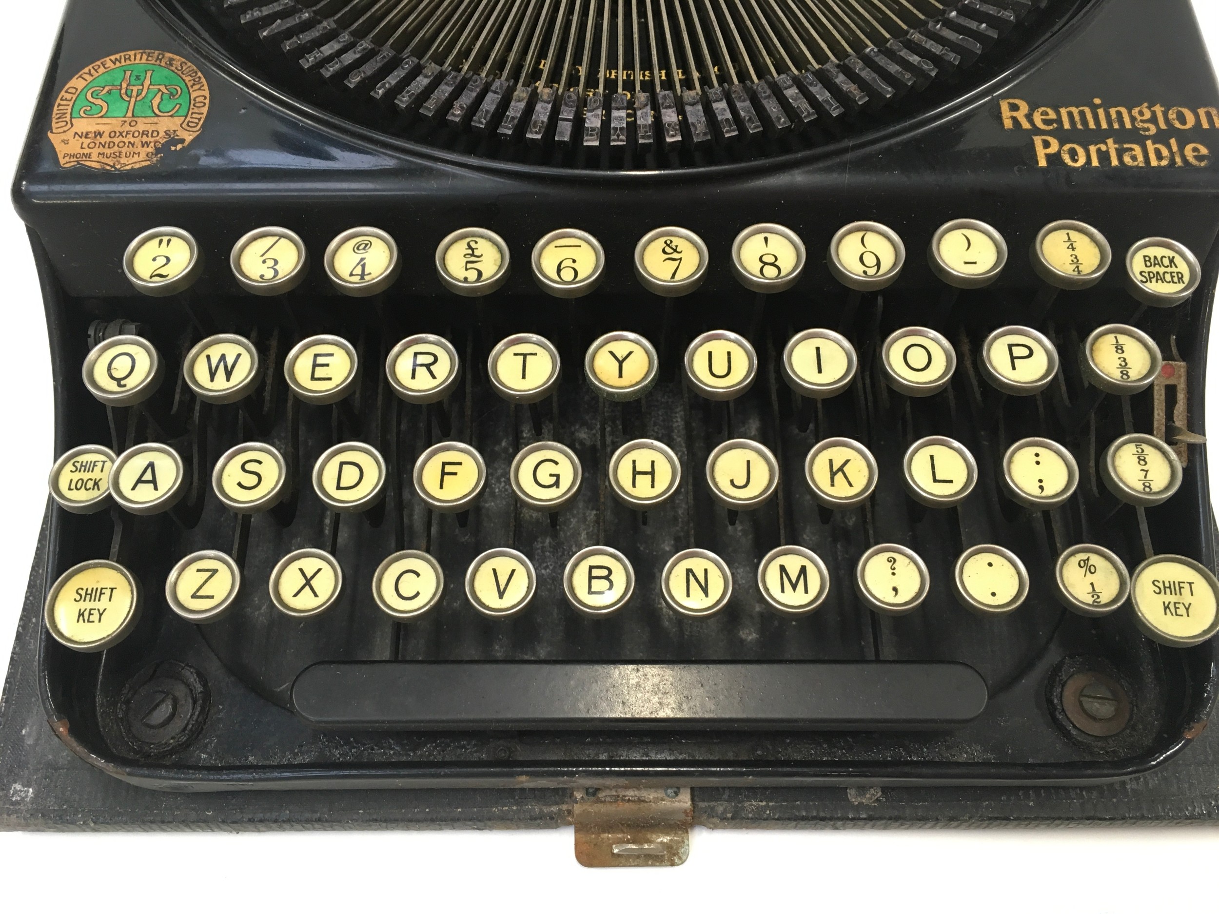 An early 1920's antique Remington typewriter in original case. - Image 2 of 5