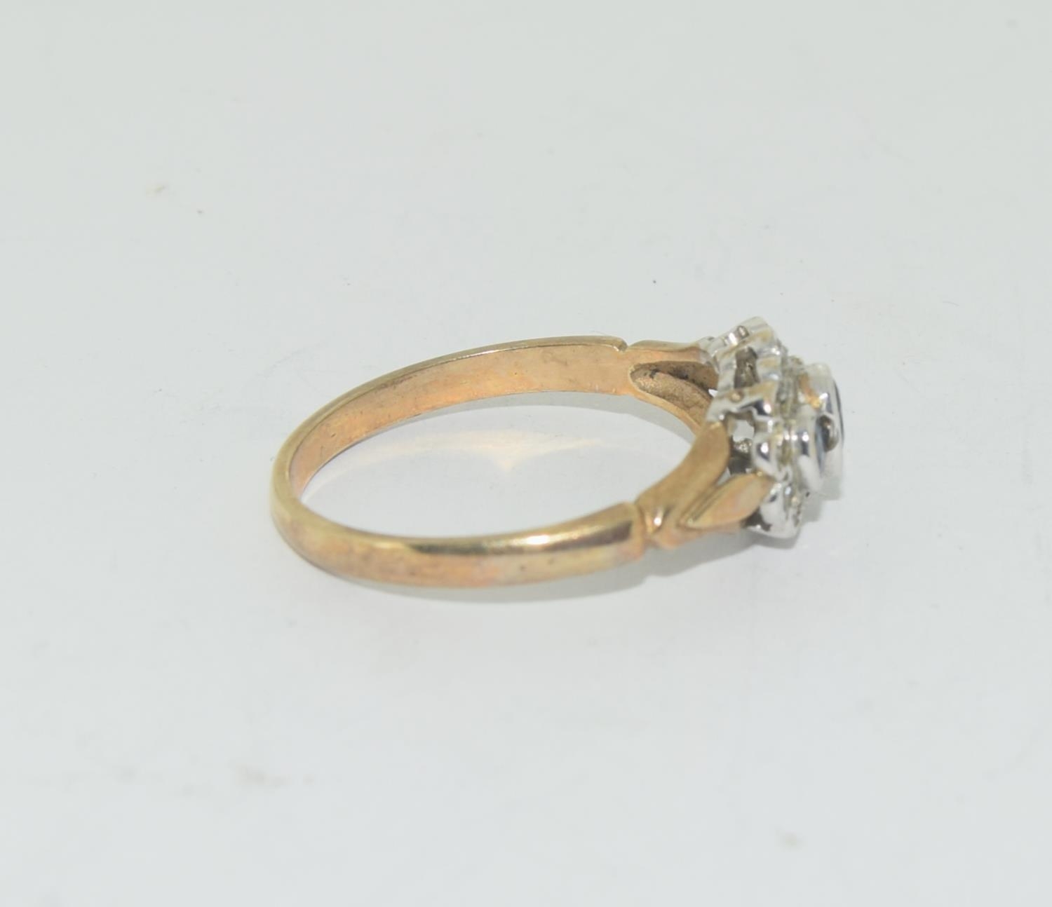 A 9ct gold Antique sapphire and diamond ring, Size P - Image 2 of 5