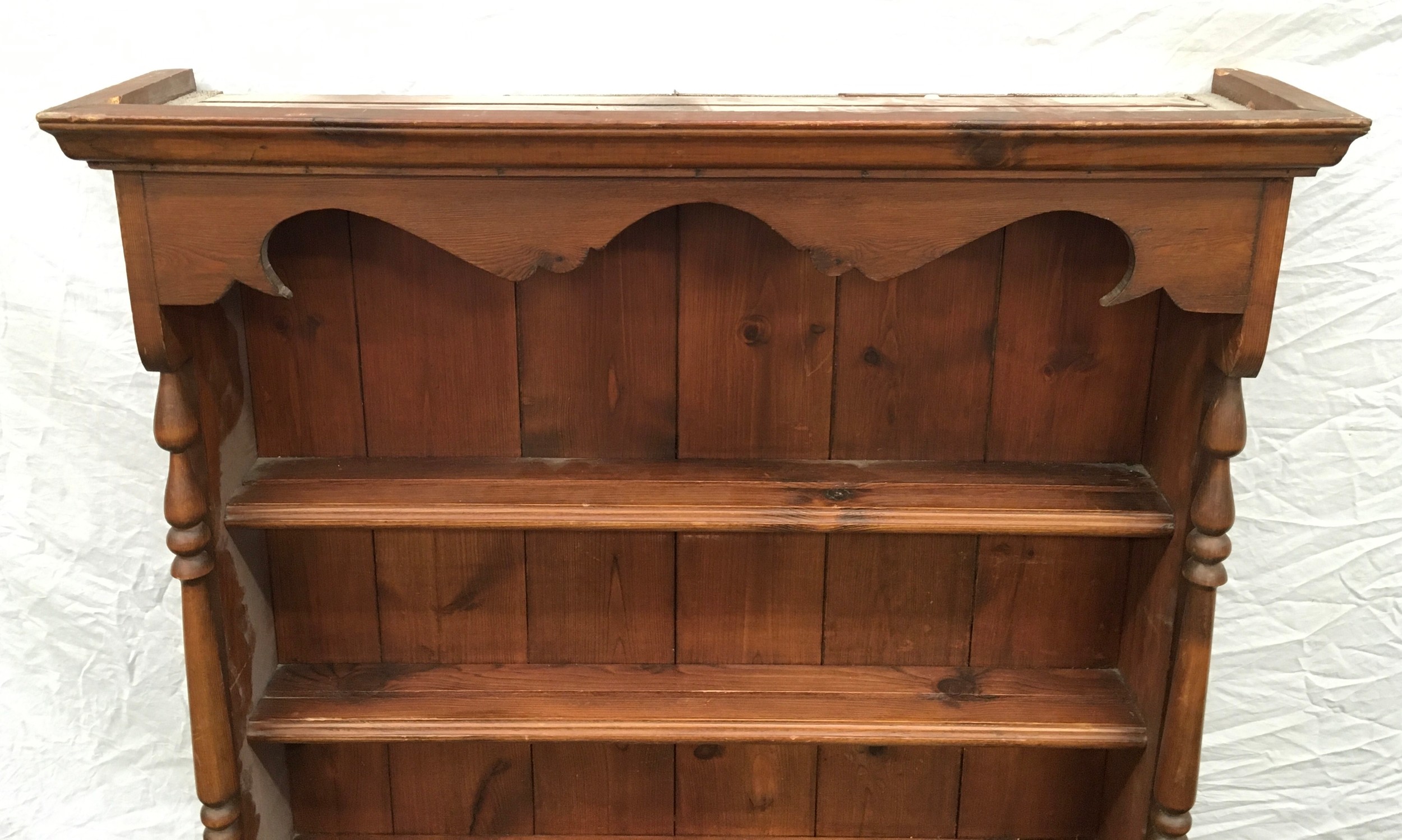 Pine wall hanging spice rack with 3 drawers and 2 fitted shelves 110x80x25cm. - Image 2 of 3
