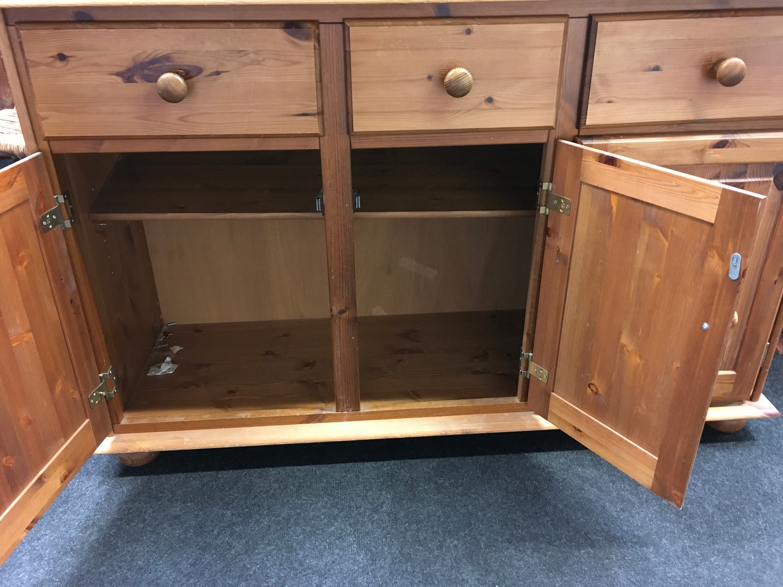 Pine two part dresser having 3 glassed upper cupboards over a 3 draw 3 cupboard base 190x130x40cm - Image 5 of 5