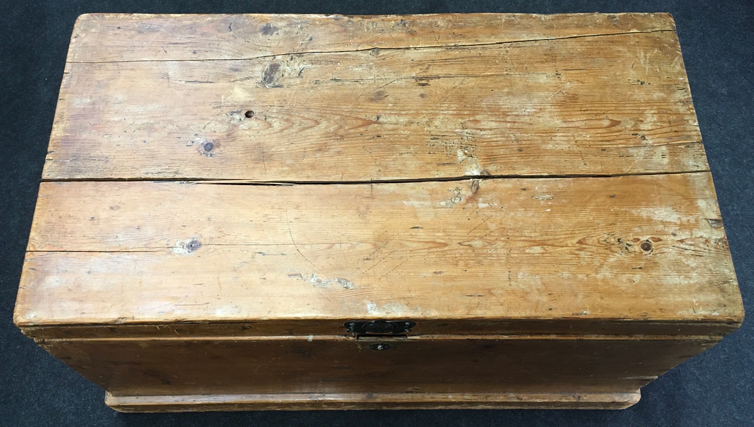 Antique pine blanket box 98x53x51cm. - Image 2 of 4