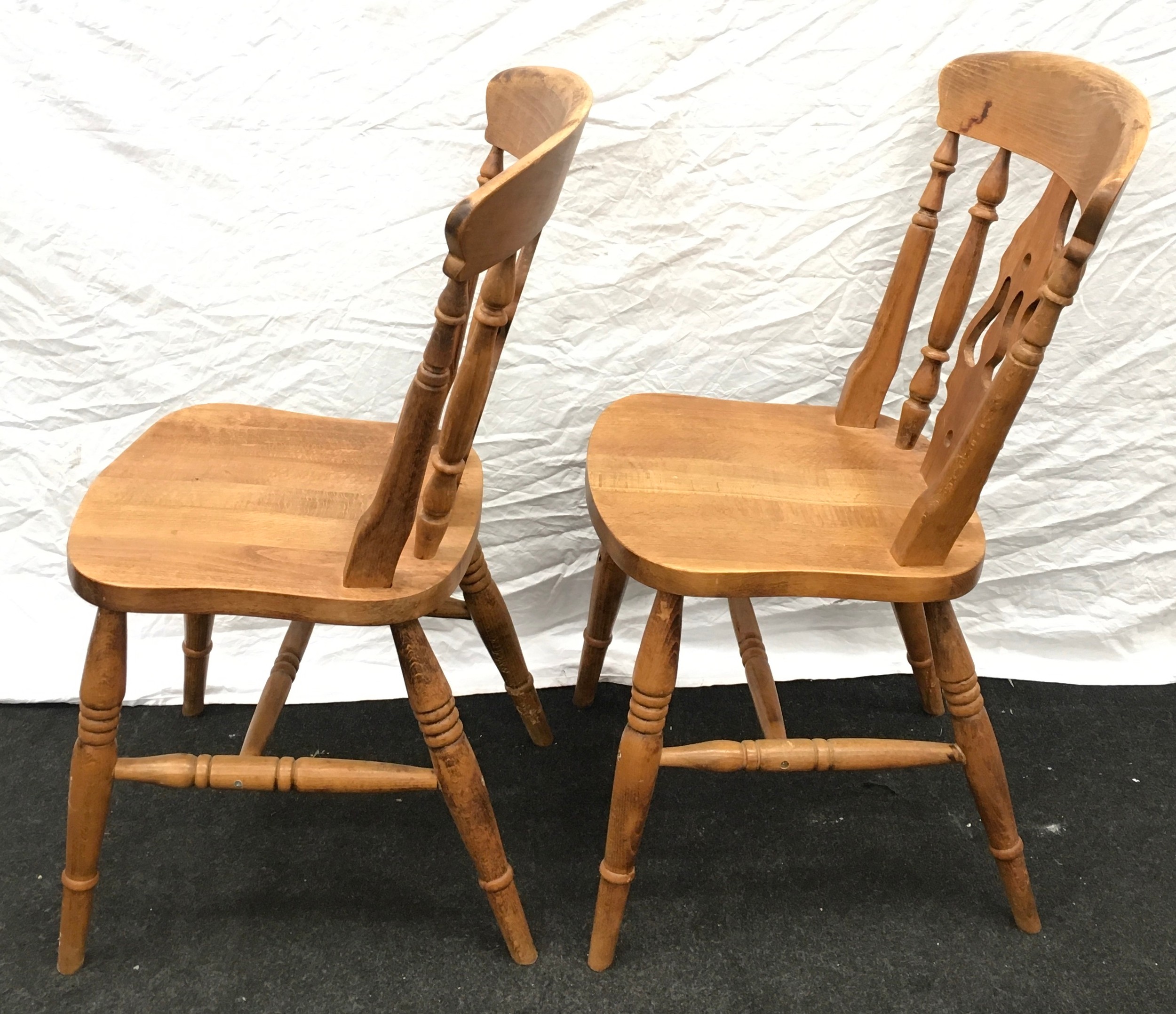Set 4 elm seat farmhouse chairs with lira back on turned ring support and cross stretcher 90x45x45cm - Image 3 of 3