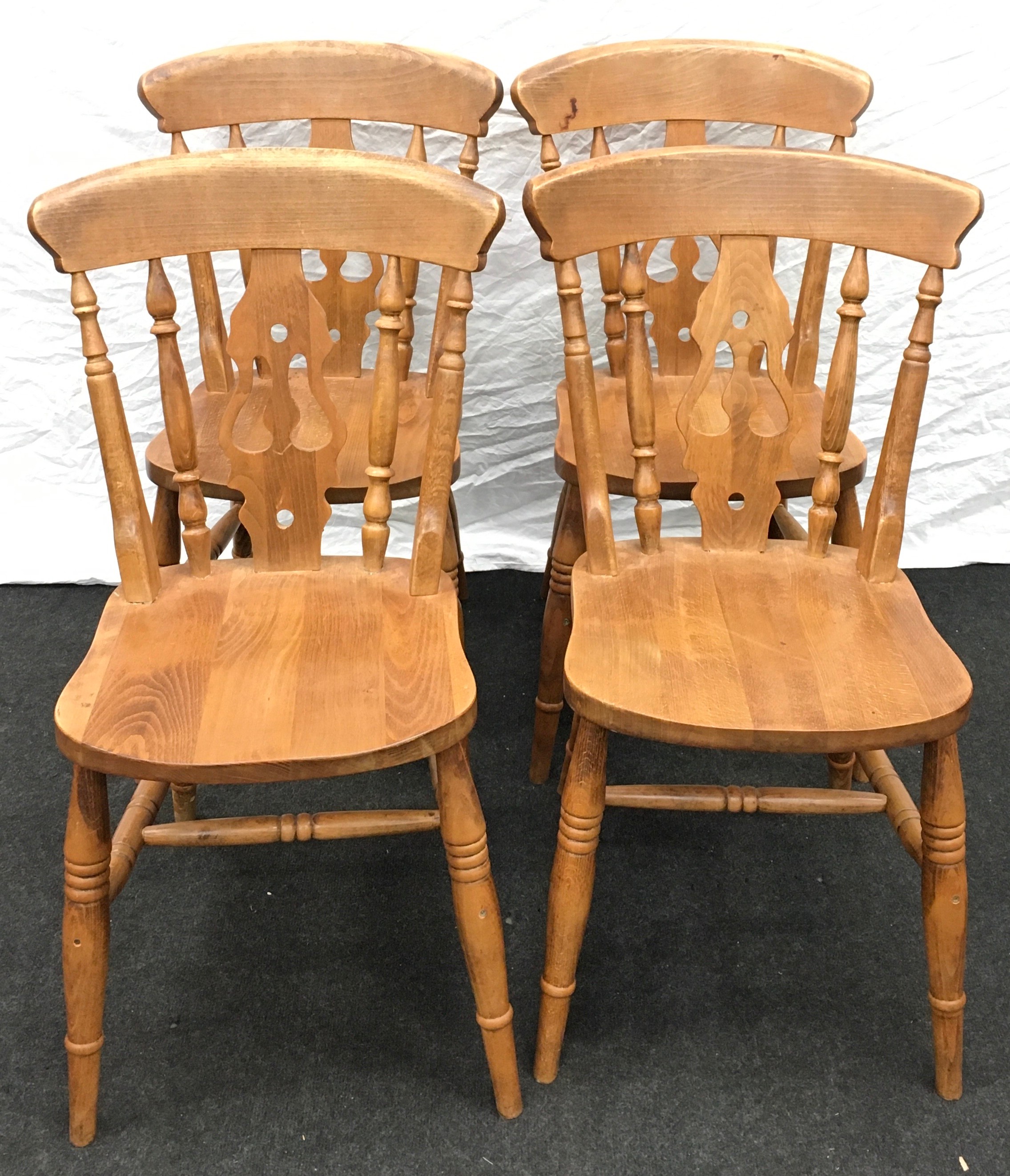 Set 4 elm seat farmhouse chairs with lira back on turned ring support and cross stretcher 90x45x45cm - Image 2 of 3