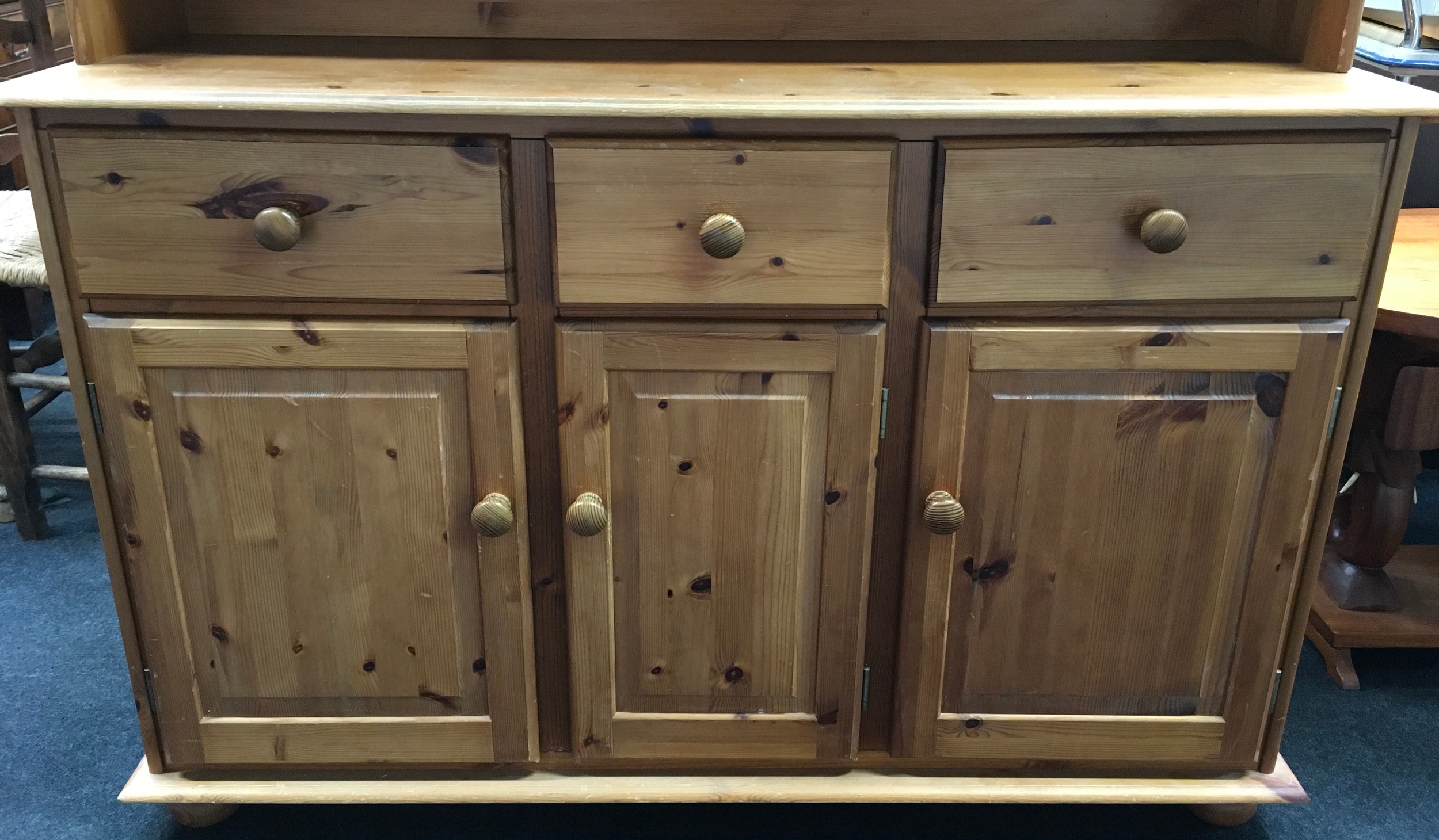 Pine two part dresser having 3 glassed upper cupboards over a 3 draw 3 cupboard base 190x130x40cm - Image 2 of 5