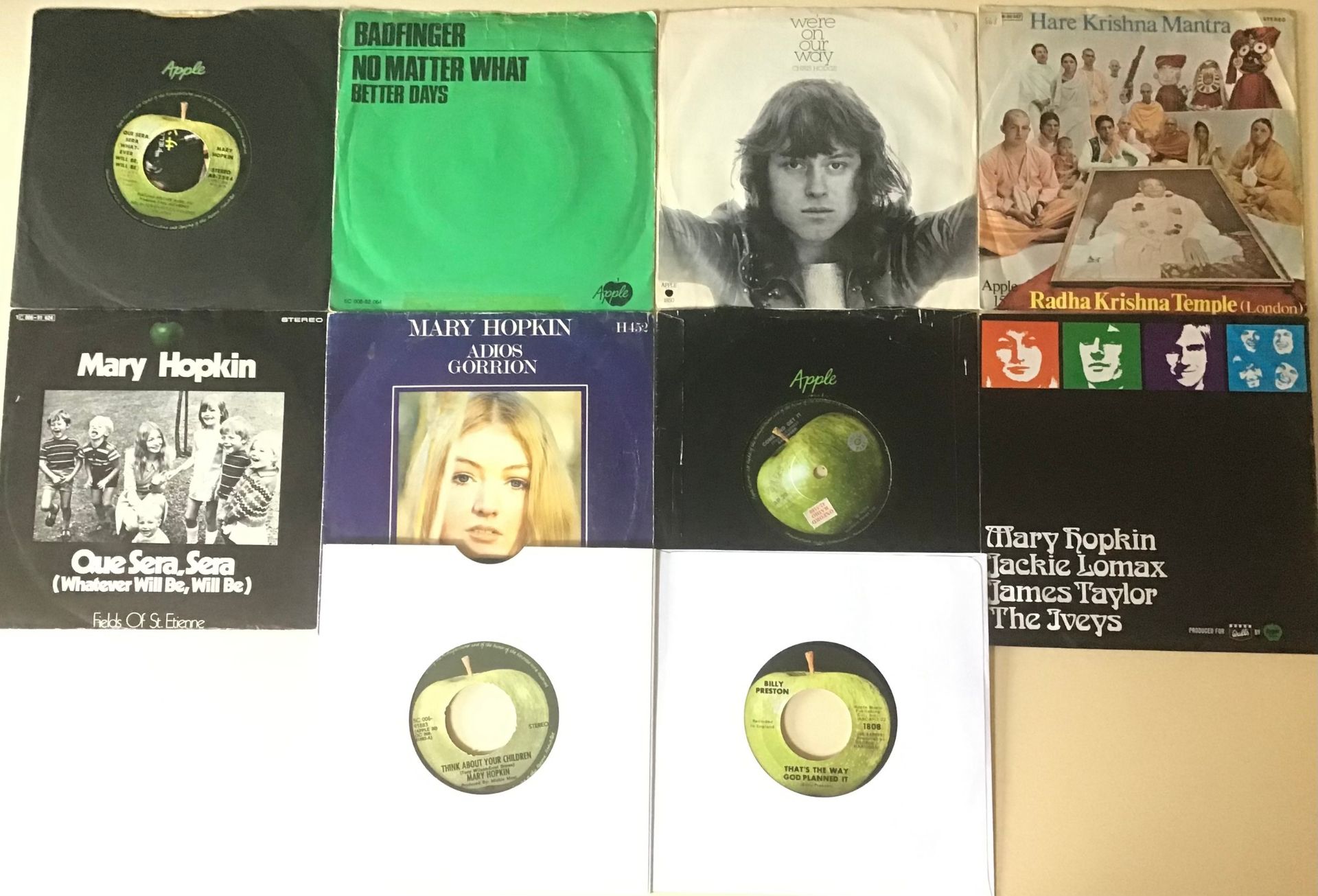 SET OF 10 APPLE RELATED LABEL SINGLES. UK and foreign issues here from the likes of - Mary Hopkins -