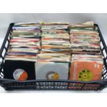 LARGE TRAY OF 7" SINGLES. Many genre?s here to include Pop - Reggae - Rock 'n' Roll - Easy Listening