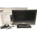 Sanyo 48cm widescreen LED Lcd-TV with dvd model ref LCE19LD40DV-B. Boxed with remote