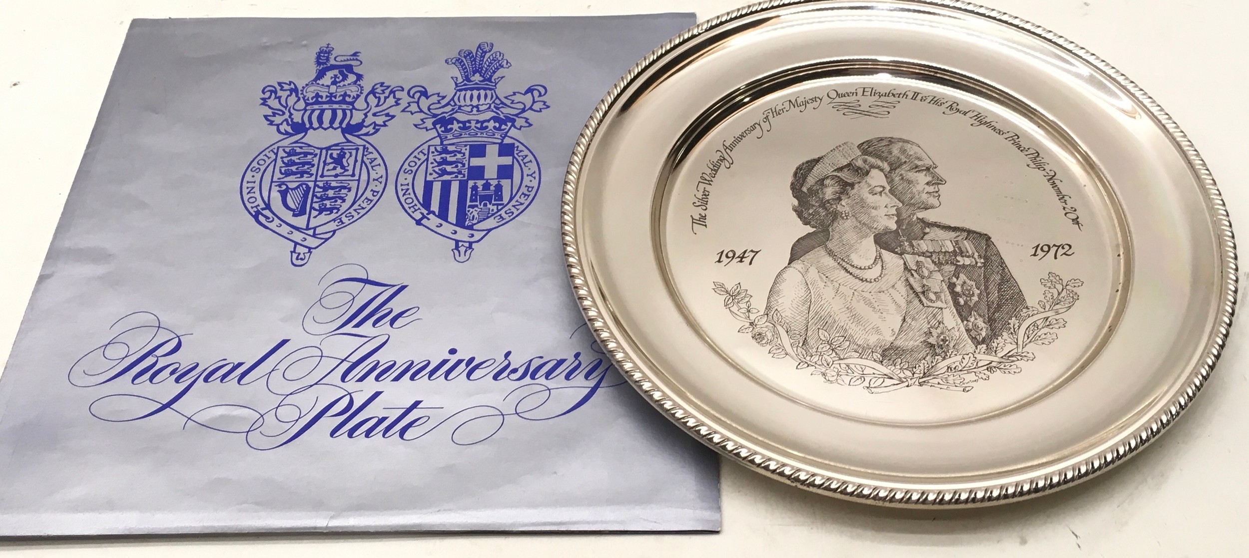 Silver Ltd edition commemorative plate to celebrate Queen Elizabeth II silver wedding anniversary in - Image 2 of 7