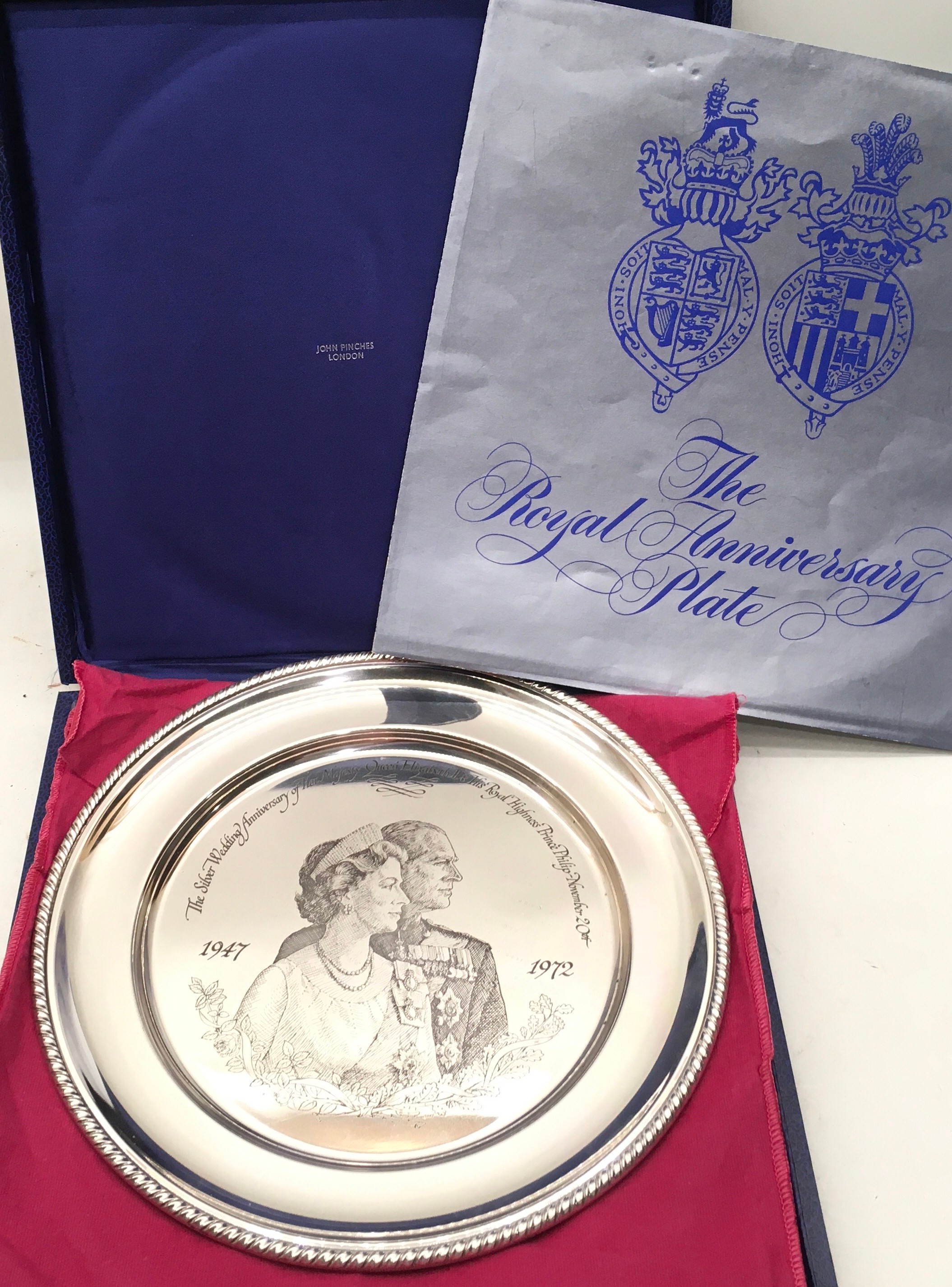 Silver Ltd edition commemorative plate to celebrate Queen Elizabeth II silver wedding anniversary in