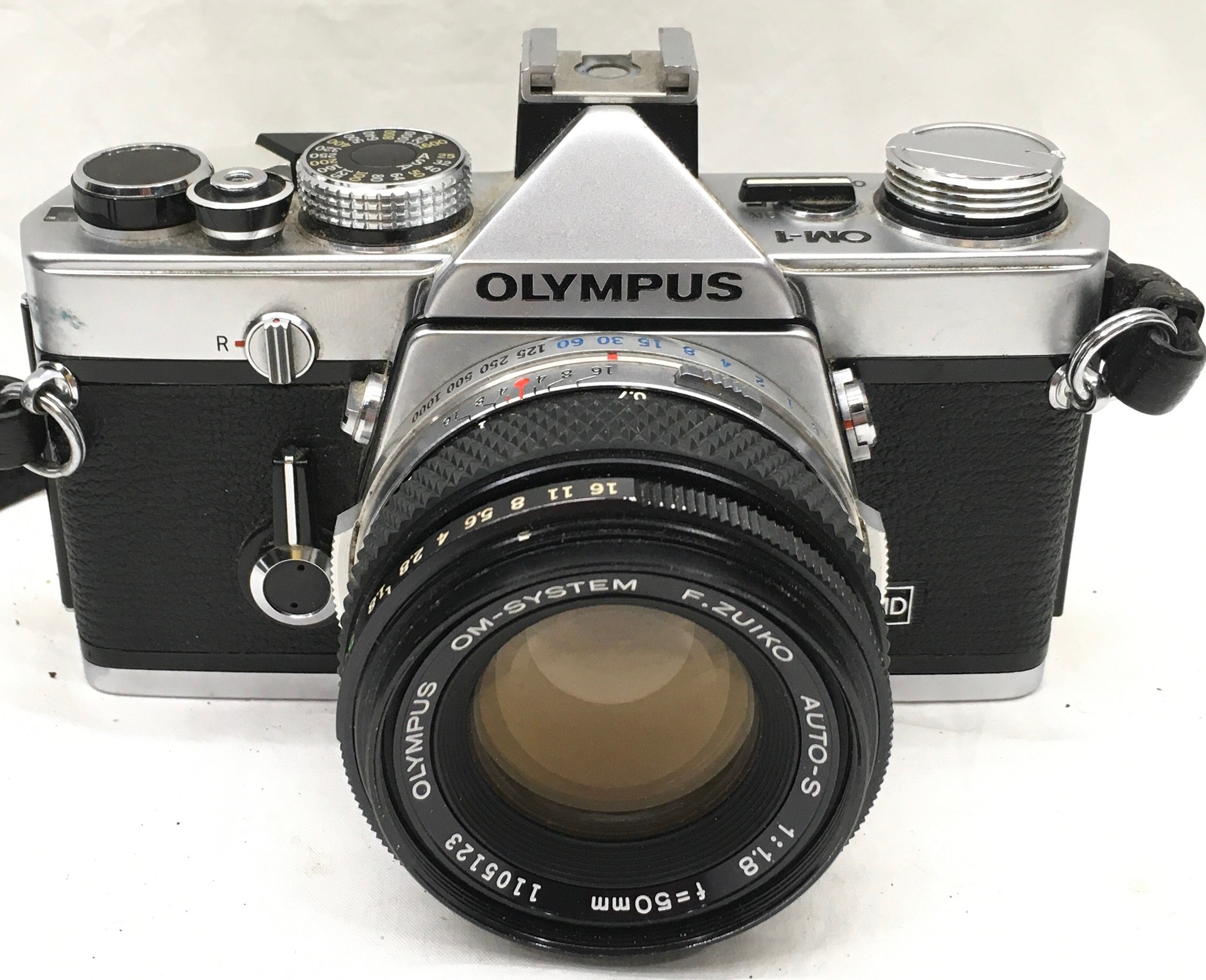 Quality vintage Olympus OM1 35mm SLR camera c/w Olympus 1:1.8 50mm prime lens, Vivitar 1:2.8 28mm - Image 2 of 7