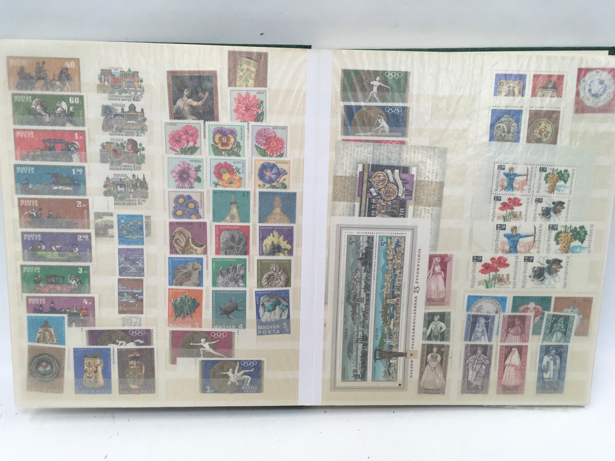 Stamp album containing Yugoslavia and other stamps. Some proof. - Image 2 of 9