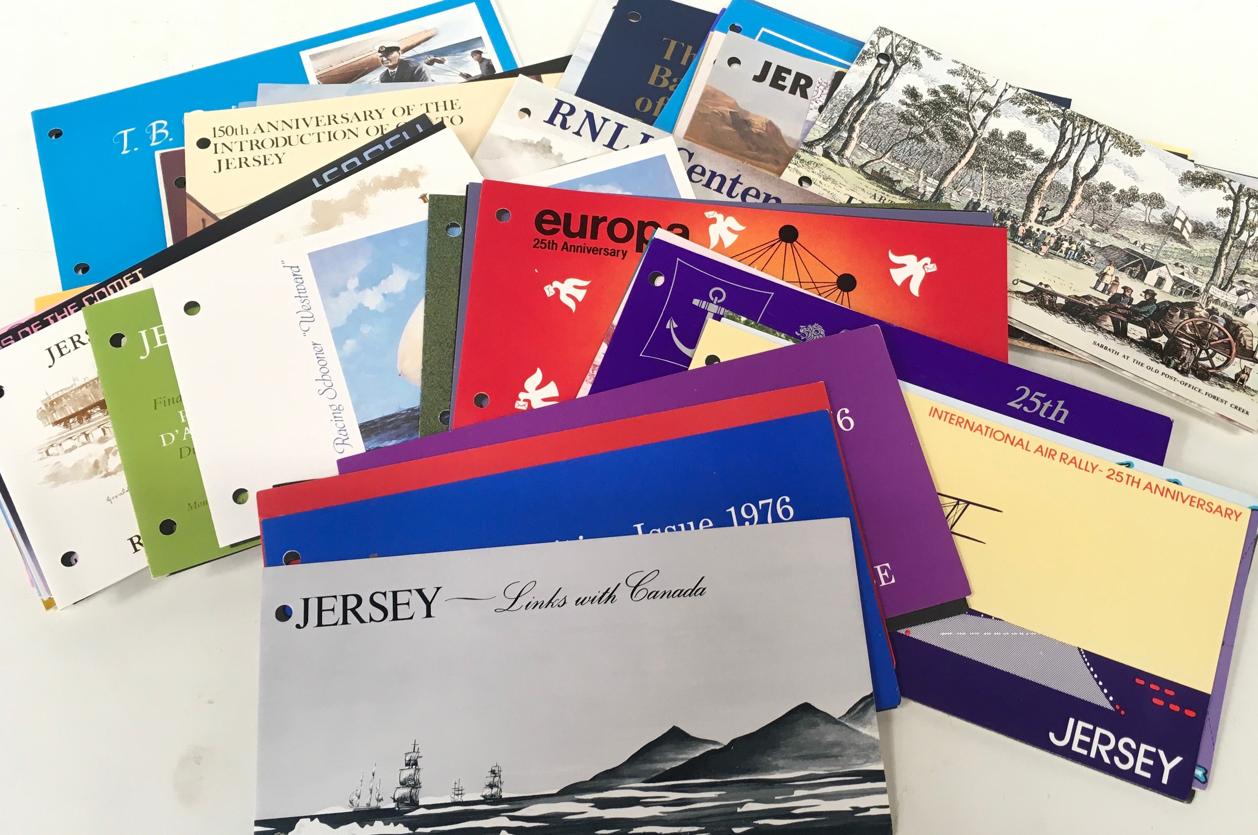 Extensive collection of stamps issued by Jersey. Includes a large number of mint commemorative packs - Image 5 of 7