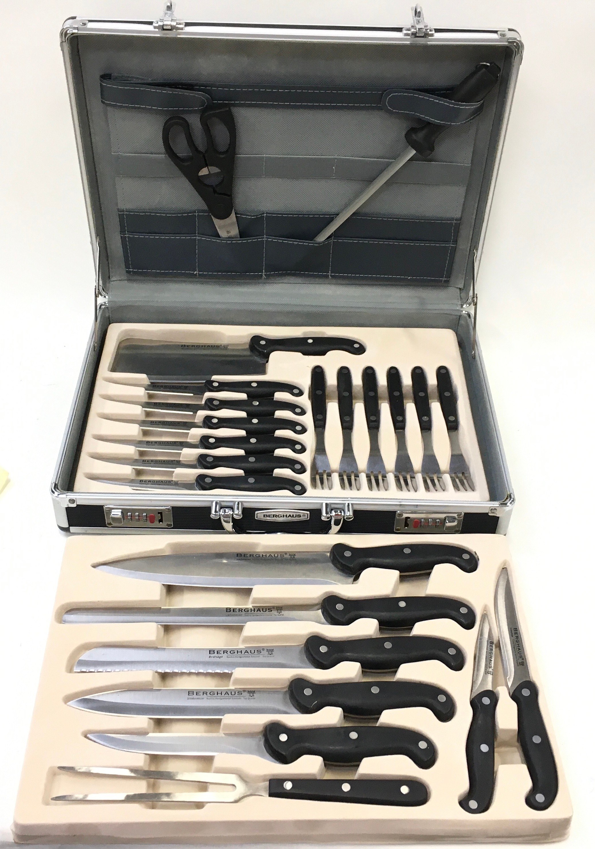 Quality Berghaus 24 piece knife set housed in a combination lock aluminium briefcase - Image 3 of 4