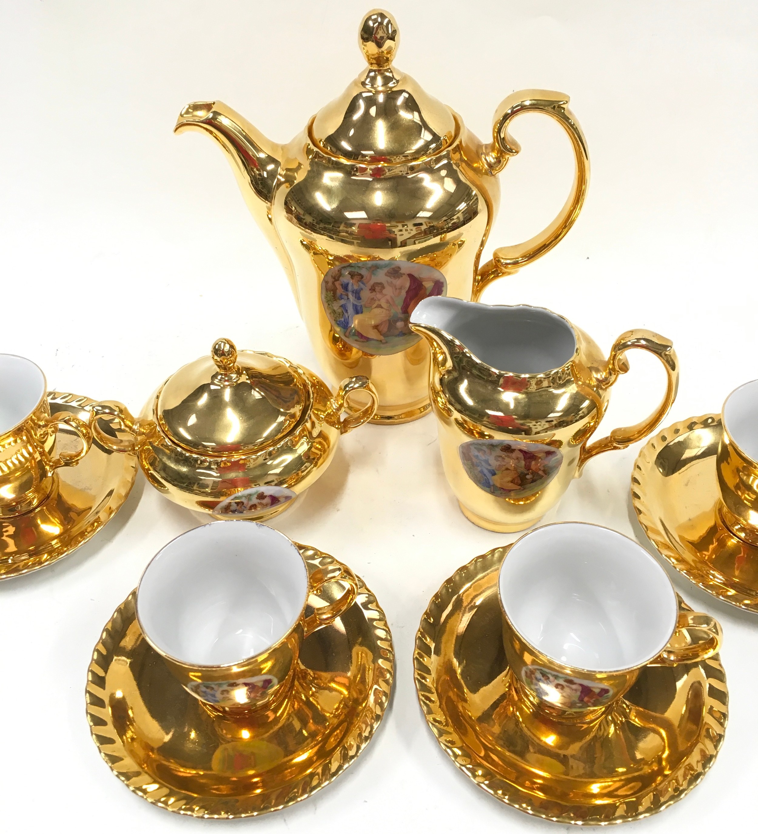 Vintage coffee service by Thun porcelain of Czechoslovakia, presented in a high gloss gilded finish. - Image 3 of 5