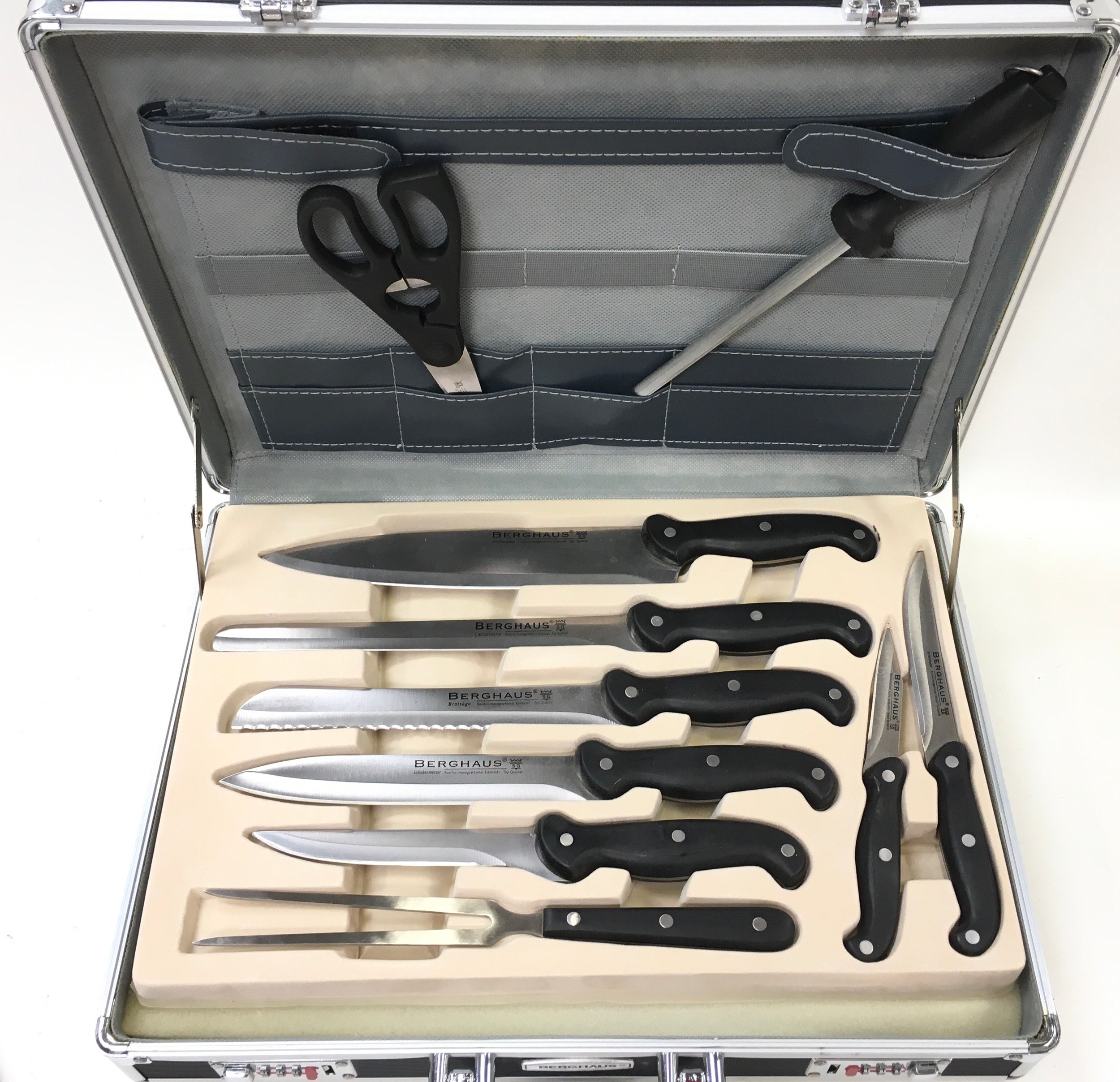 Quality Berghaus 24 piece knife set housed in a combination lock aluminium briefcase - Image 2 of 4