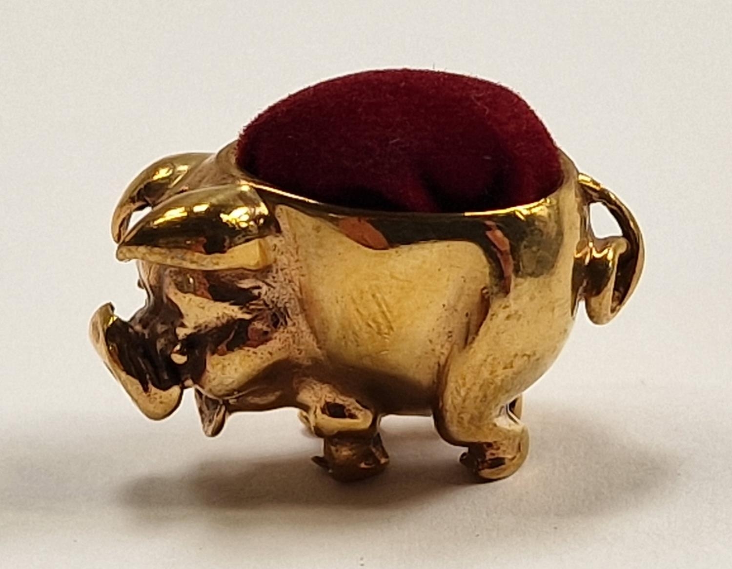 A brass pig pincushion - Image 2 of 5