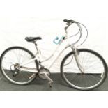 A Cyprus Giant Ladies white bicycle, 18 gears, 14"/36cm