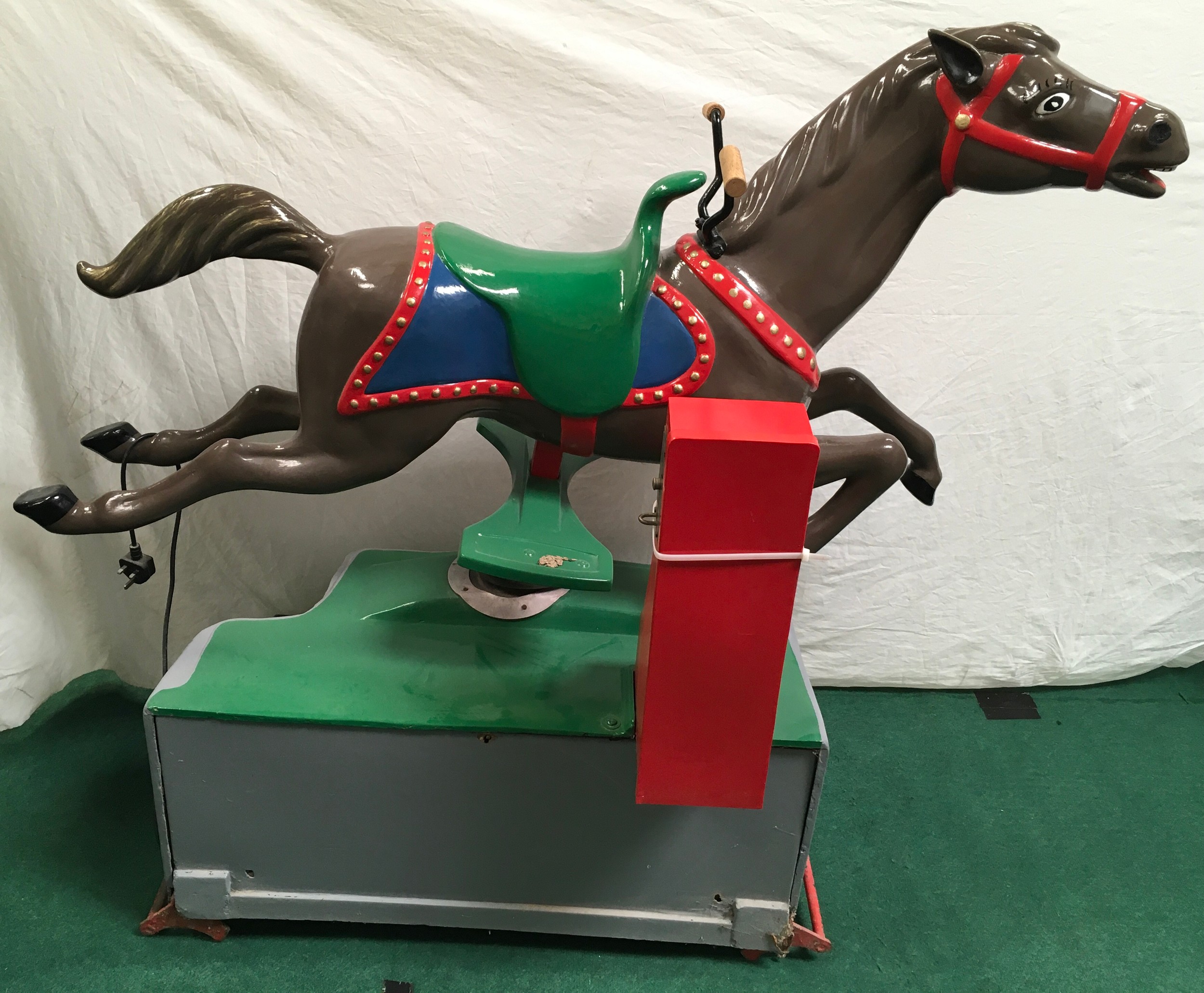 Coin operated ride on horse. - Image 7 of 7