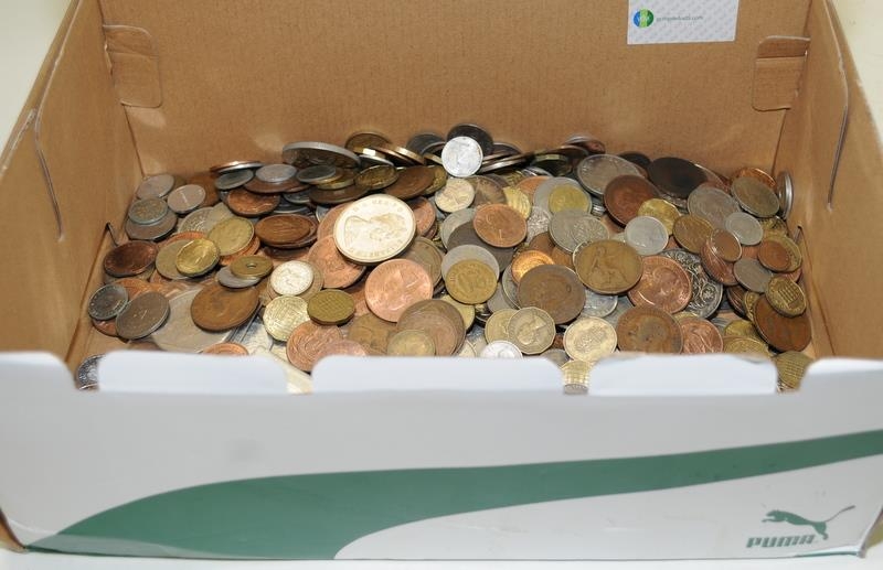 Large collection of GB and world coins - Image 4 of 4