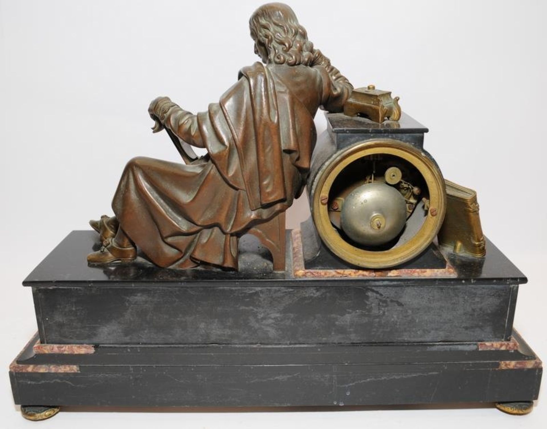 Large French striking mantle clock featuring a bronze figure upon a marble plinth. O/all 44.5cm - Image 5 of 6