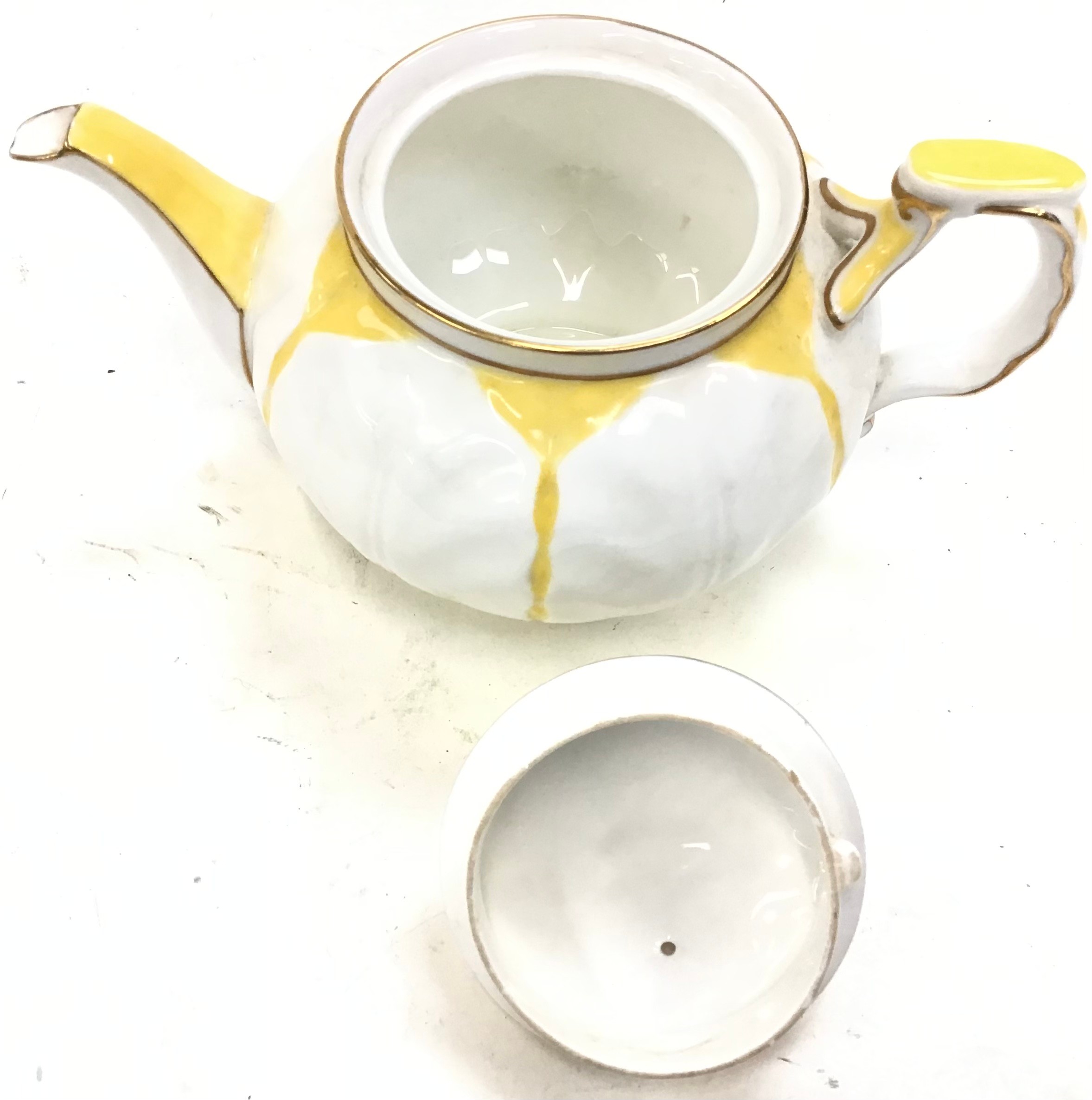 Rare butterfly handle Aynsley teapot. - Bild 5 aus 6