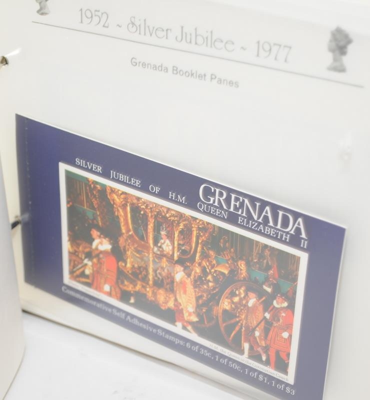 Commemorative album: The Silver Jubilee Stamps of Queen Elizabeth II. Extensive Commonwealth - Image 8 of 9