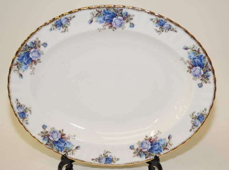 Royal Albert Moonlight Rose Large 35cm charger, 35cm oval platter and gravy boat with stand - Image 3 of 5