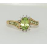 9ct gold ladies Peridot and diamond ring size S