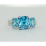 925 3 blue stone ring. Size R.