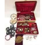 Box of misc jewellery to include gold and silver ref 16, 164, 150, 7, 109, 122,