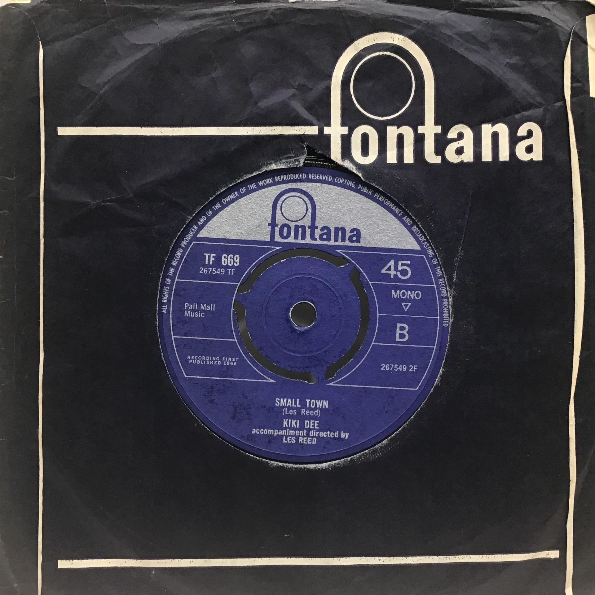 KIKI DEE - WHY DON'T I RUN AWAY FROM YOU b/w SMALL TOWN UK FONTANA. From 1966 this Northern Soul - Image 2 of 2