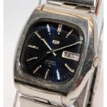 Vintage Seiko 5 automatic gents watch with TV dial. Model ref 7015-5000. Serial number dates this