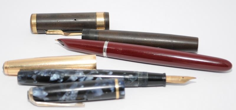 A good collection of fountain pens and propelling pencils, all at various states of restoration. - Image 7 of 11