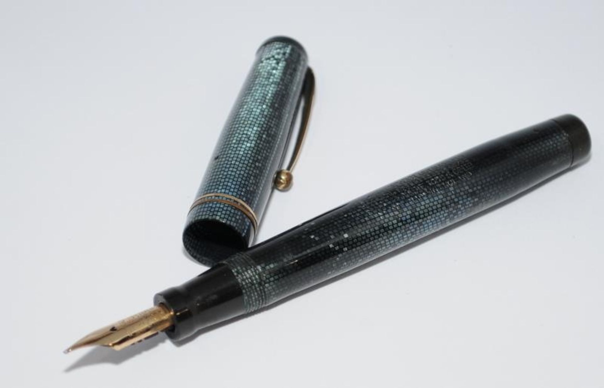 Swan blue lizard skin Fountain pen Ref. L312/87 c/w Mabie Todd Swan No.3 14ct nib. Ref. YYR305 - Image 2 of 6