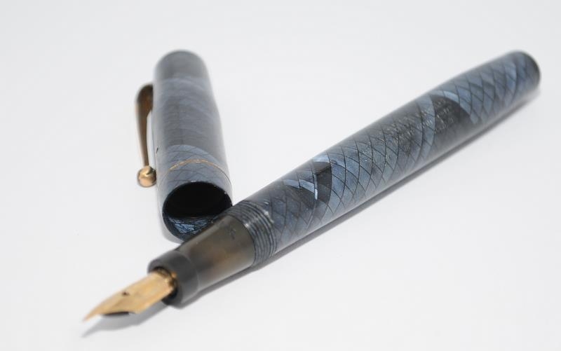 Swan 205/83 blue/black snakeskin fountain pen. Ebonite lever c/w Swan No.2 14ct nib. Ref.RA312 - Image 2 of 5