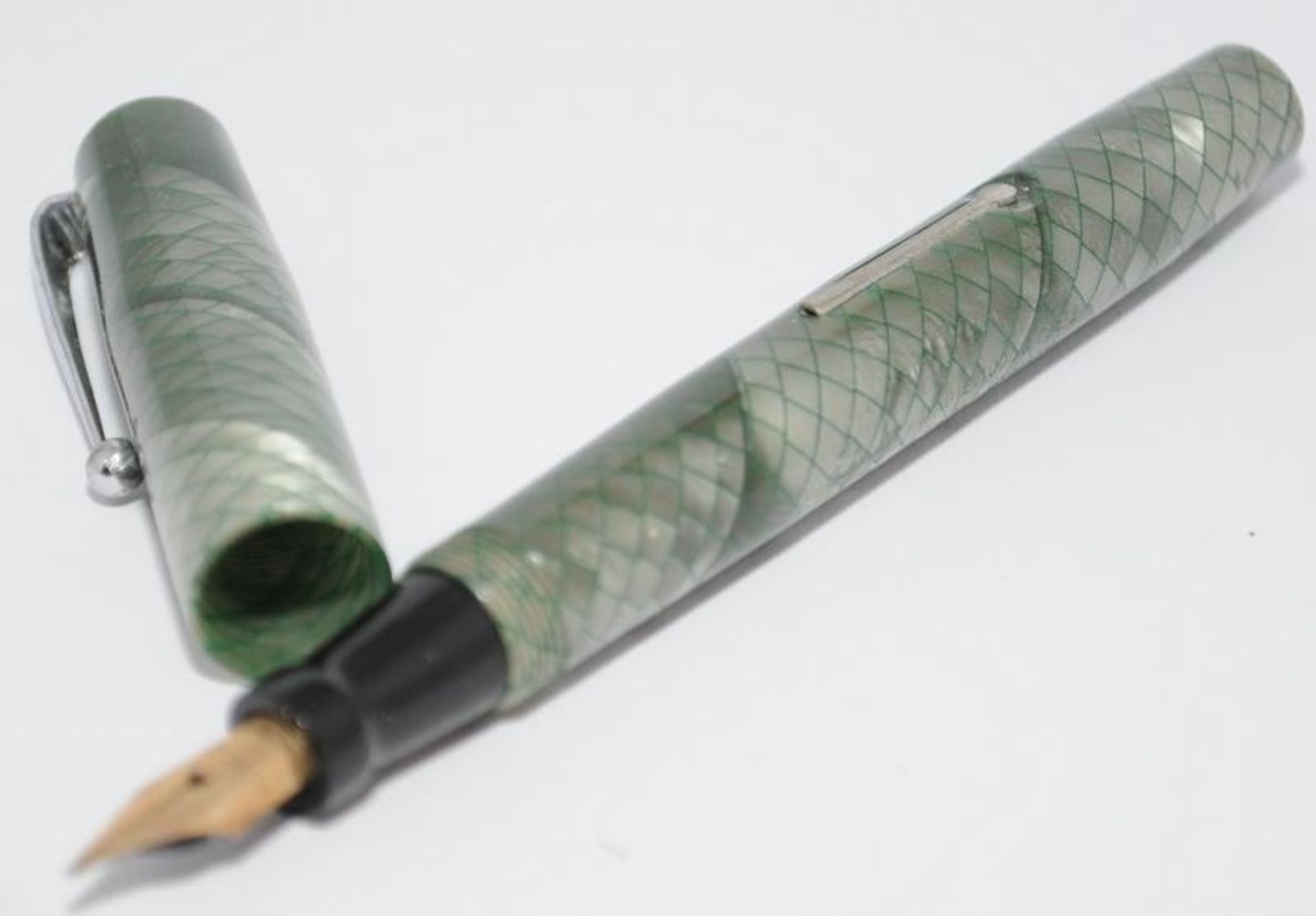 Swan silver/green snakeskin fountain pen. Chrome lever fill c/w Swan No.2 14ct nib. Ref.CRK303 - Image 2 of 5