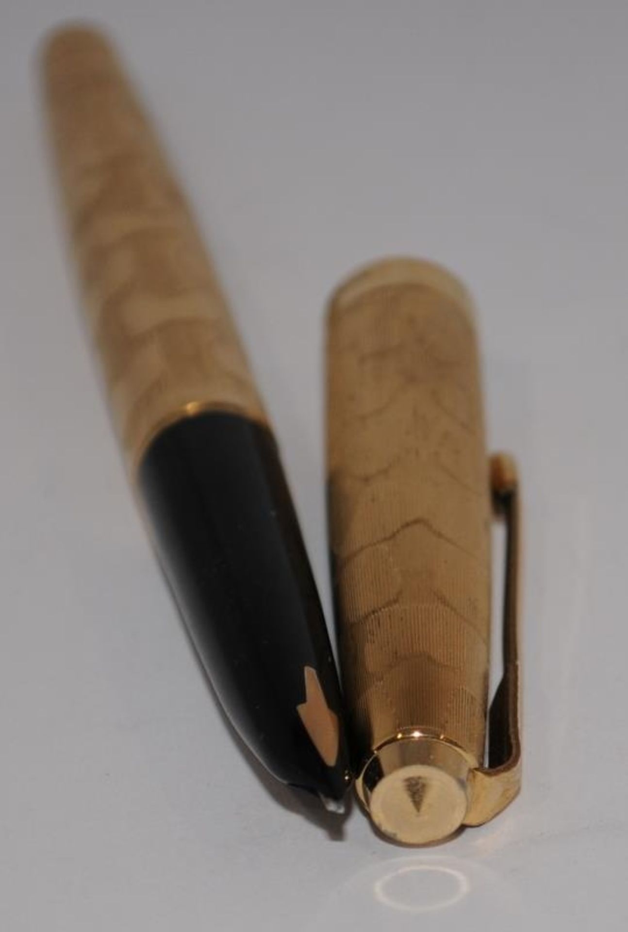 Parker 61 'Stratus' fountain pen from the special Cloud series, in rolled gold with left oblique - Image 4 of 4