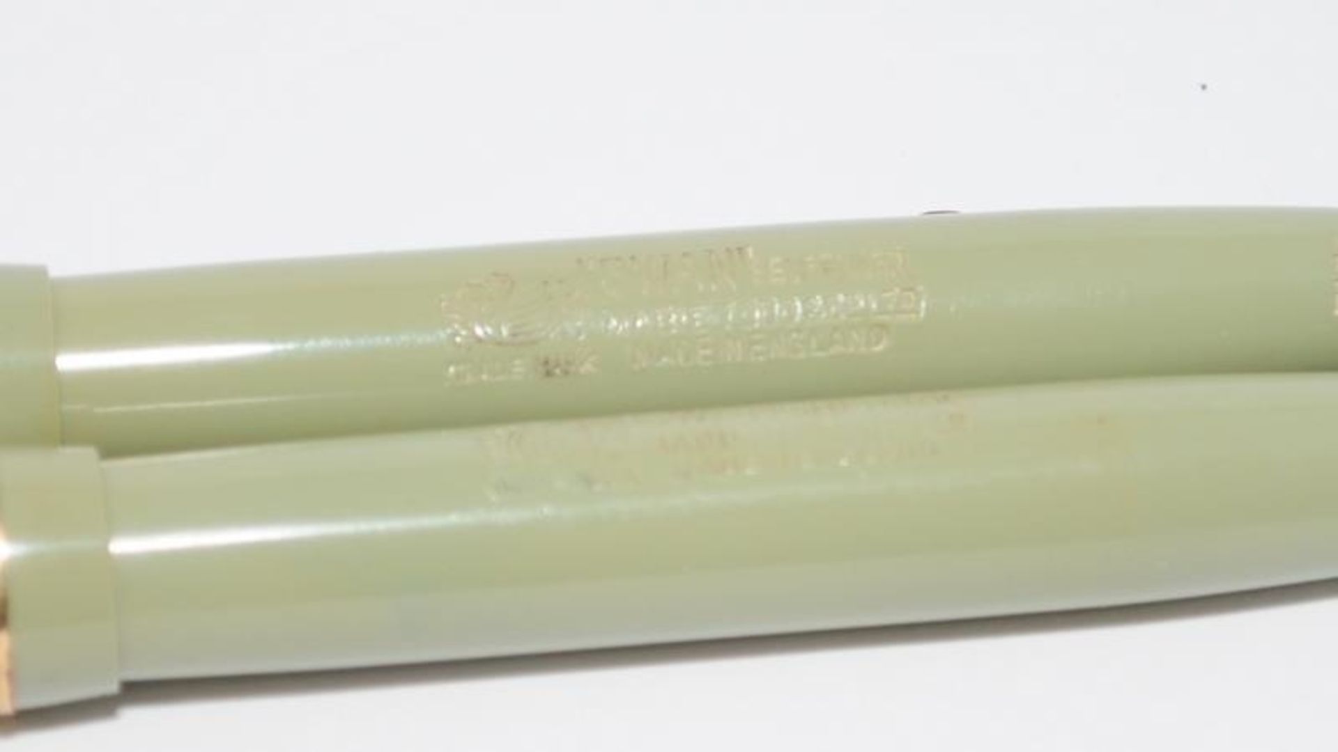 Pair of Swan self fill 312 fountain pens in pastel green. Factory sleeves still attached poss NOS. - Image 8 of 8