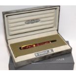 Parker Duofold fountain pen with maroon marble body and Parker 18ct nib. Presented in excellent