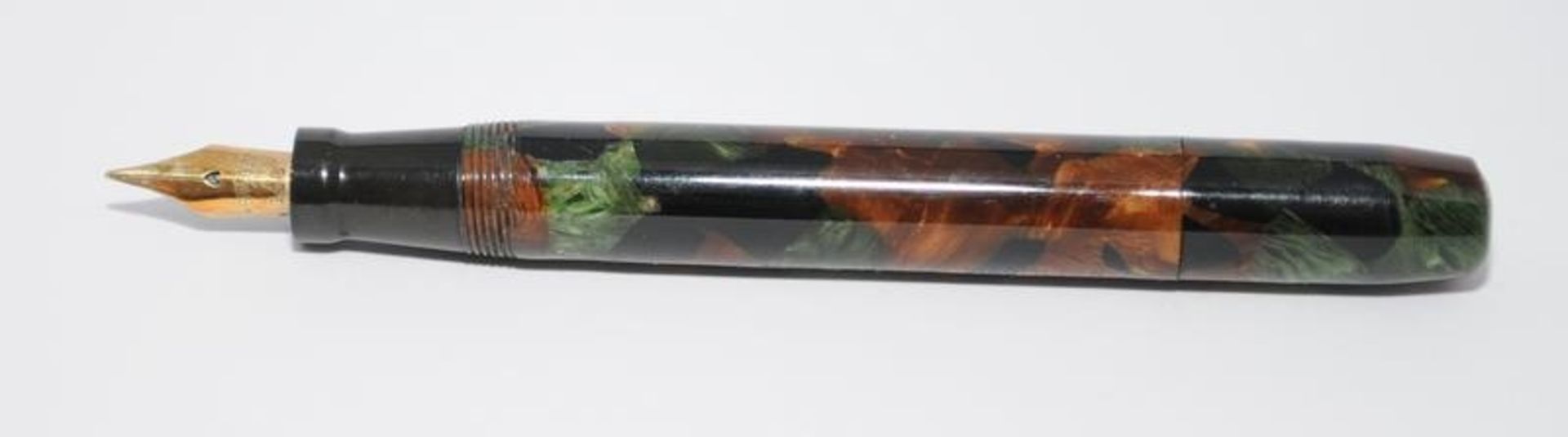 Swan Visofil V2/63 russet and jade fountain pen c/w Swan No.2 14ct nib. Ref.CRK410 - Image 3 of 6