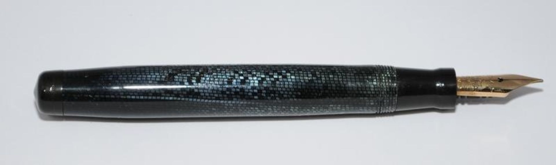 Swan blue lizard skin Fountain pen Ref. L312/87 c/w Mabie Todd Swan No.3 14ct nib. Ref. YYR305 - Image 4 of 6